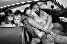 Segélyvonalon jelentik a gyerekek, hogy szüleik alkoholisták