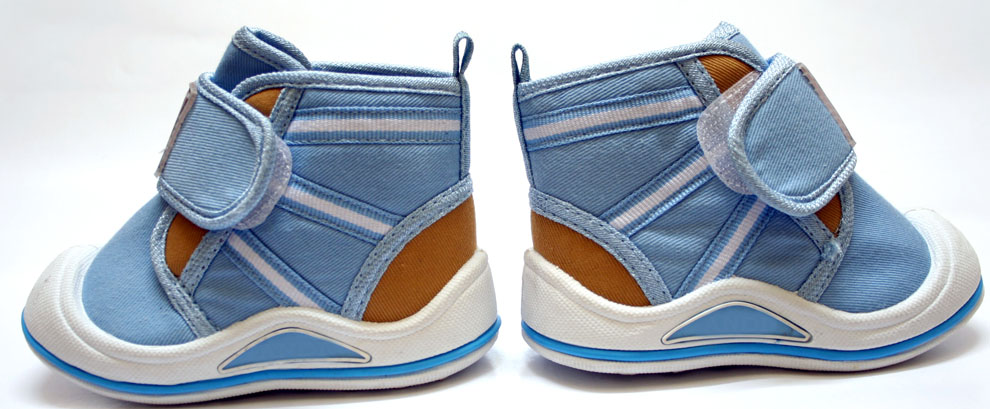 Örök szülői dilemma: milyen legyen a gyerekcipő?
