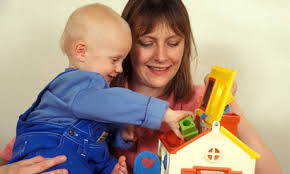 Önálló játékra szoktatás