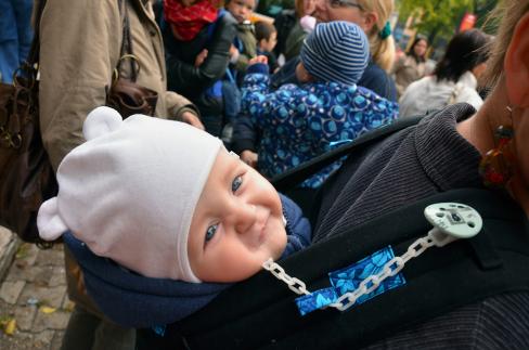 Miért ne hordozzunk kifelé és kenguruban?