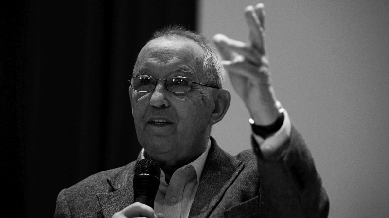 Elhunyt Vekerdy Tamás