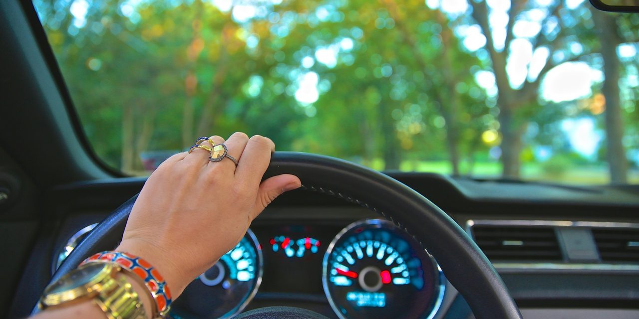 Ingyenes nyelv- és KRESZ-tanfolyam a kisgyermekes anyáknak Magyarországon