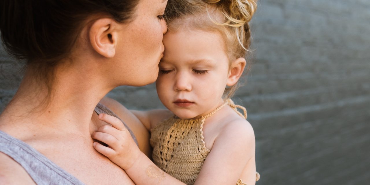 Az ölelgetés, simogatás fejlesztő hatása