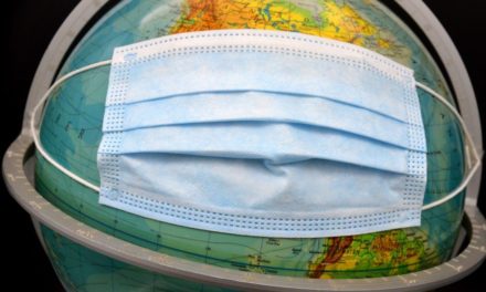 A WHO most már kifejezetten ajánlja a maszkviselést