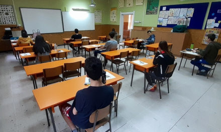 Az alsósok az iskolában kezdik a tanévet