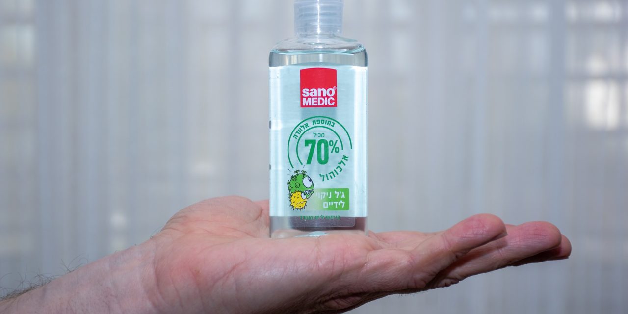 Ezért veszélyes, ha az alkoholtartalmú kézfertőtlenítő az autóban marad