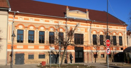 Magyarkanizsa: Bérelhető könyvek a szülésről, gyermeknevelésről