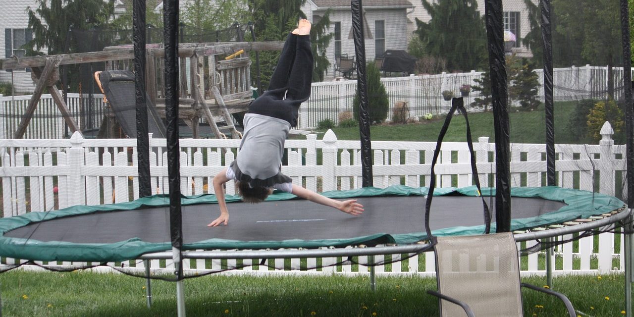 Trambulin – hatéves kor alatt egyáltalán nem kellene használni
