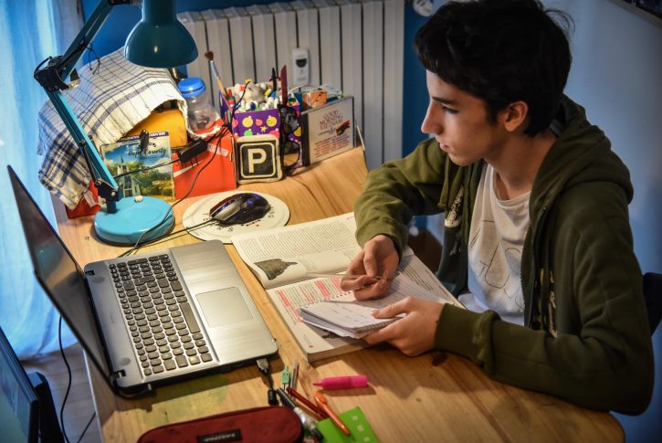 Az online oktatás miatt sérülhetnek a diákok személyes adatai