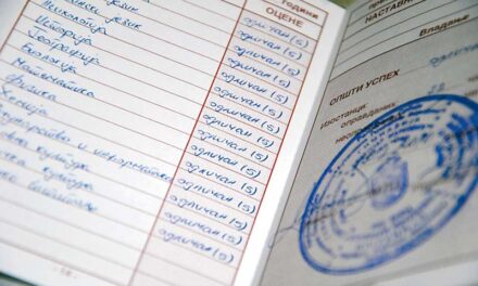 A rendőrség arra kéri a szülőket, legyenek kedvesek a gyerekkel akkor is, ha rossz lett a bizonyítványa