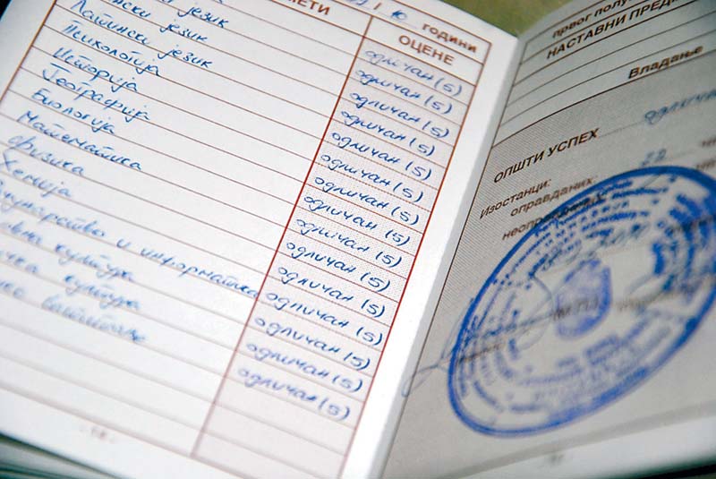 A rendőrség arra kéri a szülőket, legyenek kedvesek a gyerekkel akkor is, ha rossz lett a bizonyítványa