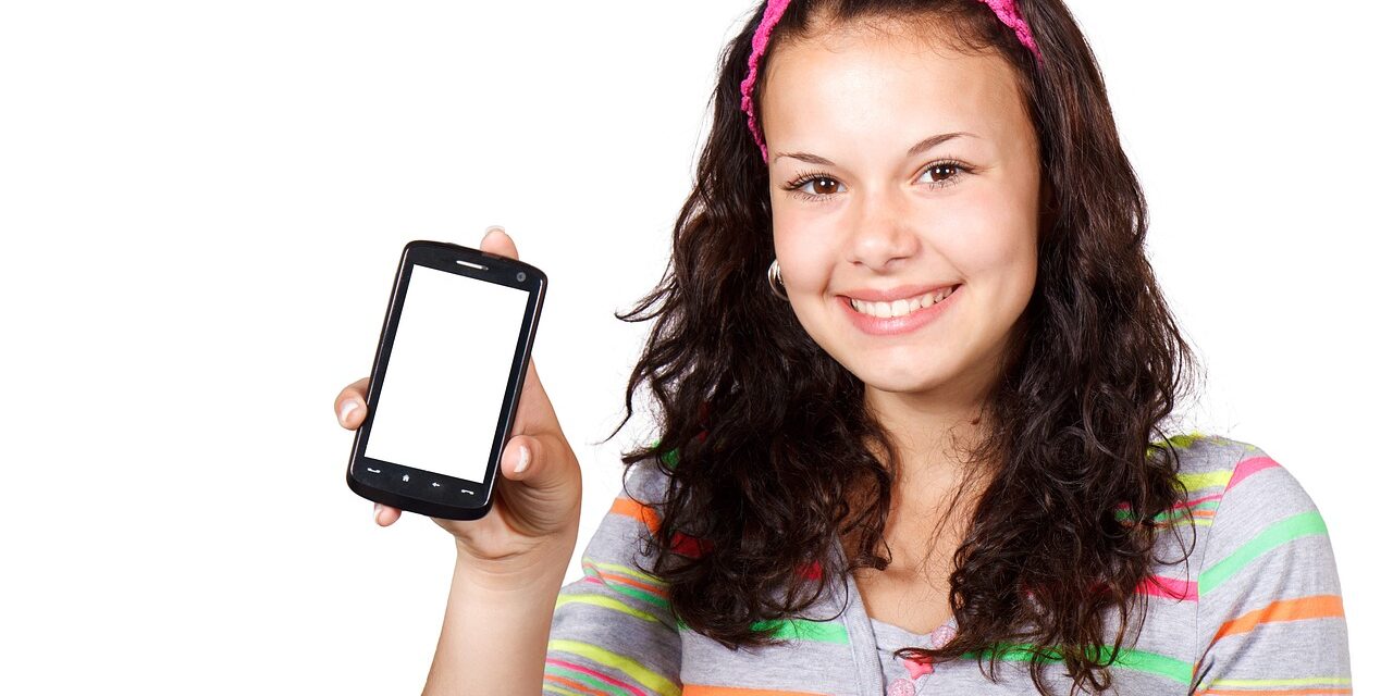 Betiltották a mobilozást a bajmoki általános iskolában